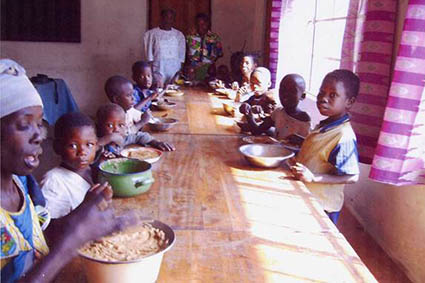 Farmaceuticos en Accion Congo Kamina Comedor