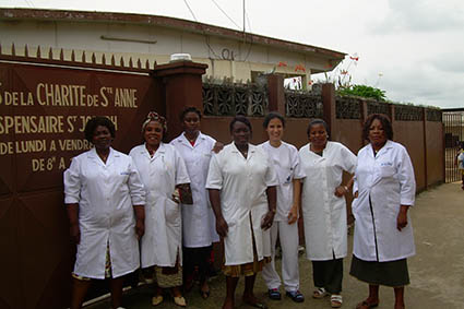 Farmaceuticos en Accion Gabón Libreville Equipo Medico