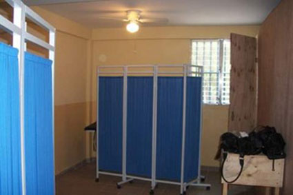 Farmaceuticos en Accion Haití Lamardelle Dispensario