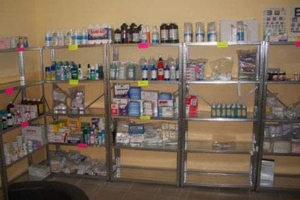 Farmaceuticos en Accion Haití Lamardelle Farmacia