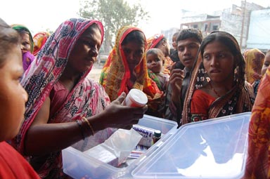 Farmaceuticos en Accion India Varanasi botiquín