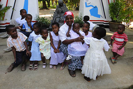 Farmaceuticos en Accion Mozambique Nampula Niños